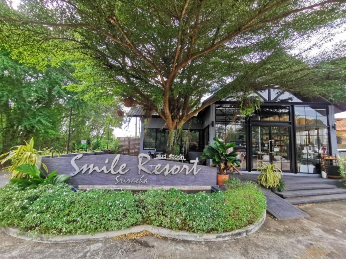 Smile Resort Sriracha Si Racha Buitenkant foto